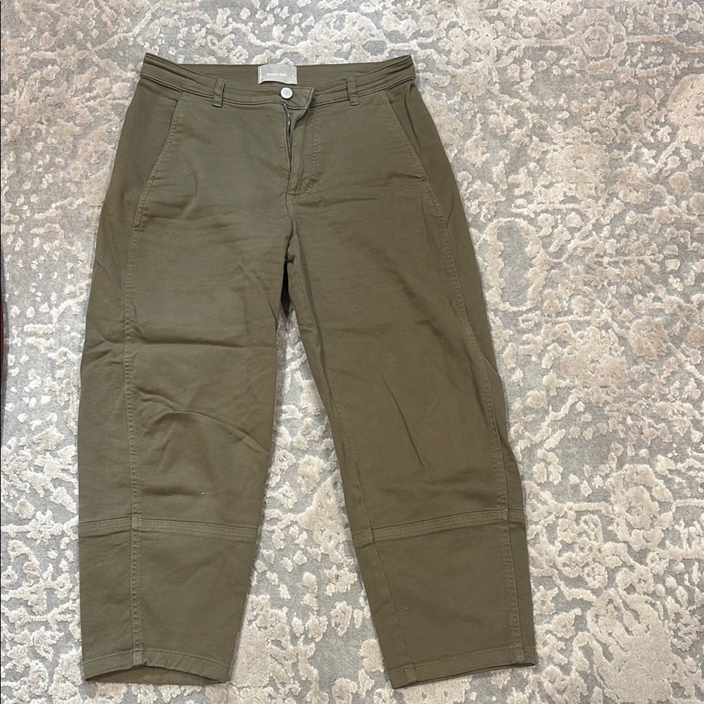Everlane- olive, The Barrel Pant